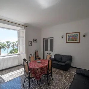 villa-la-spagnuola-villa-cinquecentesca-con-spiaggia-privata.hotelitalianriviera.com/